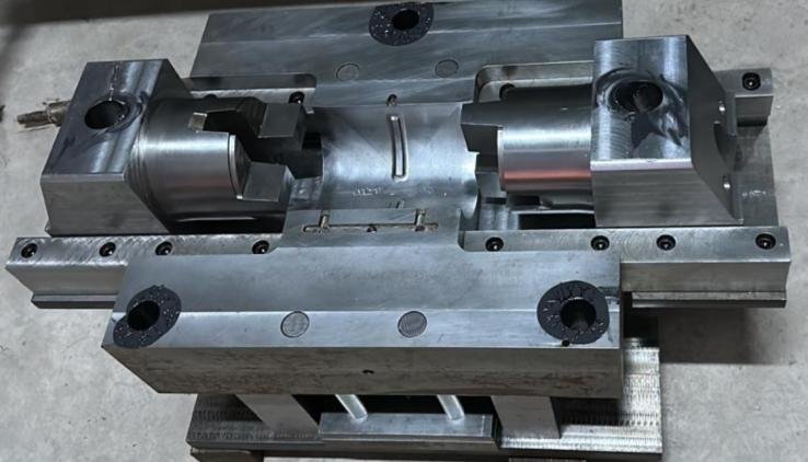 Moule injection plastique manchon TPC